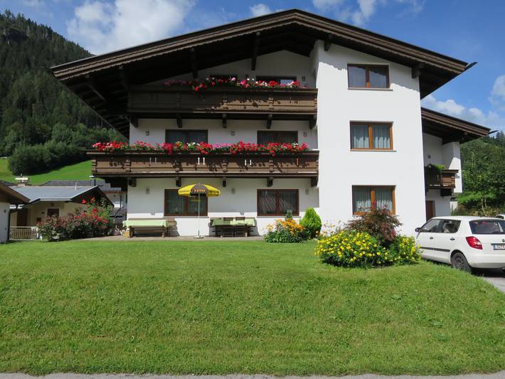 Ferienwohnung für 6 Personen, mit Terrasse und Garten in der Zillertal Arena