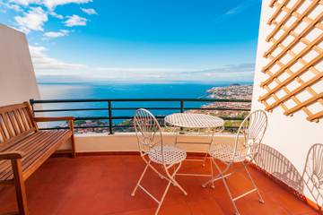 Gîte pour 4 personnes, avec balcon et piscine à São Gonçalo
