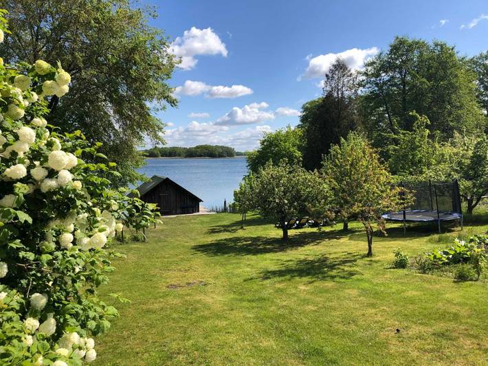 Ferienwohnung für 2 Personen, mit Terrasse und Garten sowie Seeblick in der Feldberger Seenlandschaft