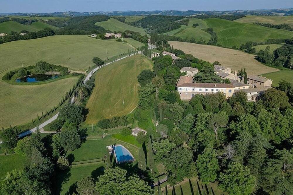 Villa in Serravalle mit 5 Schlafzimmern 10 Schlafplätzen in Buonconvento, Siena Provinz