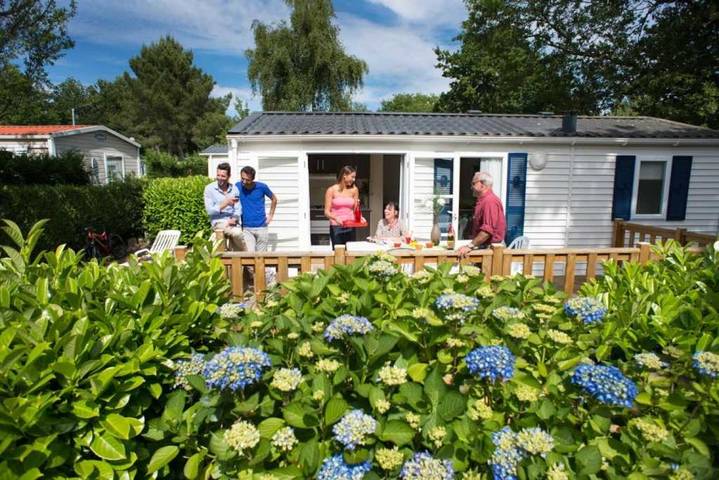 Casa rodante para 6 personas, con terraza y piscina para niños - 1