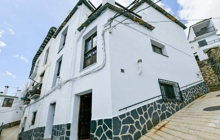 Holiday rental for 8 people, with Terrace and Garden in Alpujarras