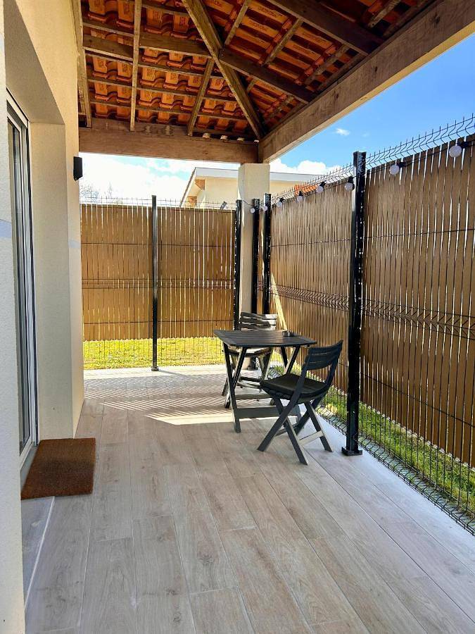 Location de vacances pour 2 personnes, avec terrasse à Gauriaguet - 2