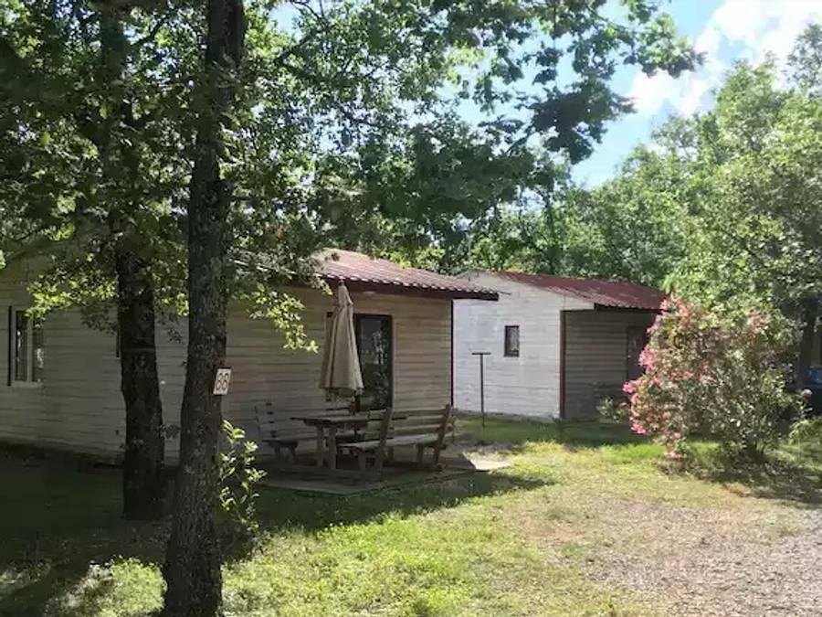 Flower Camping Jas du Moine - Mobilhome 6 personnes - Cottage Confort 35m² - 2 chambres + Terrasse + Tv in Salignac, Région de Forcalquier