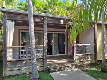 Parc de vacances pour 6 personnes, avec jardin ainsi que piscine et terrasse dans Pointe Faula