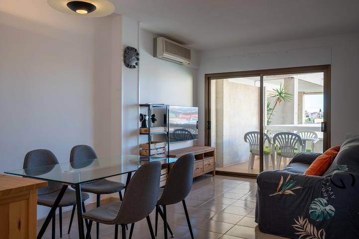 Appartement entier, At157 Popea: Appartement avec climatisation et piscine à 5 minutes de la plage in Creixell, Costa Dorada