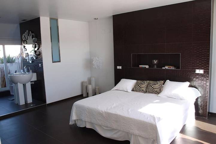 Ferienhaus für 10 Personen, mit Pool und Balkon sowie Garten in Alicante - 2