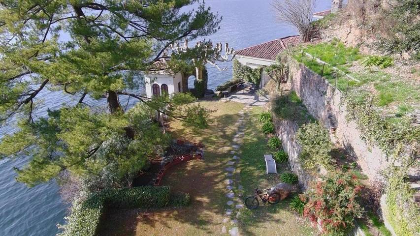 Villa per 6 persone, con Balcone e Terrazza nonché Giardino e Panorama a Bellano