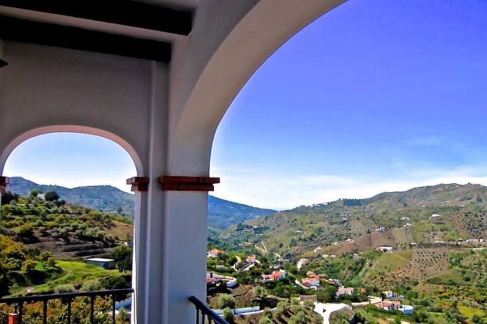 Villa La Posada in Canillas de Albaida in Canillas de Albaida, Málaga Provinz