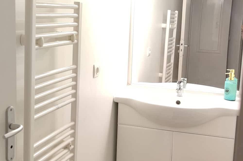 Appartement entier, Apartment with pool near Honfleur in Équemauville, Région de Lisieux