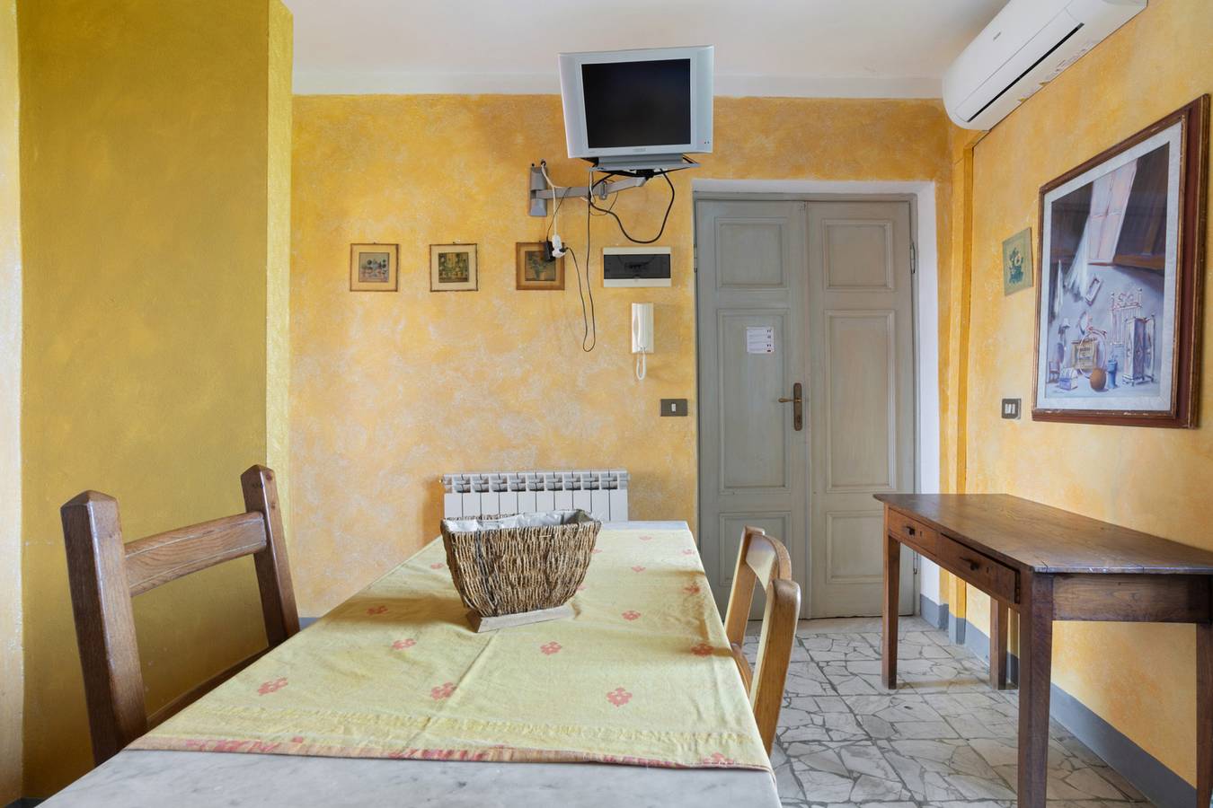 Ganze Wohnung, Ferienwohnung 'Appartamento Paggio' mit Gemeinschaftspool und Klimaanlage in Massarosa, Italienische Riviera