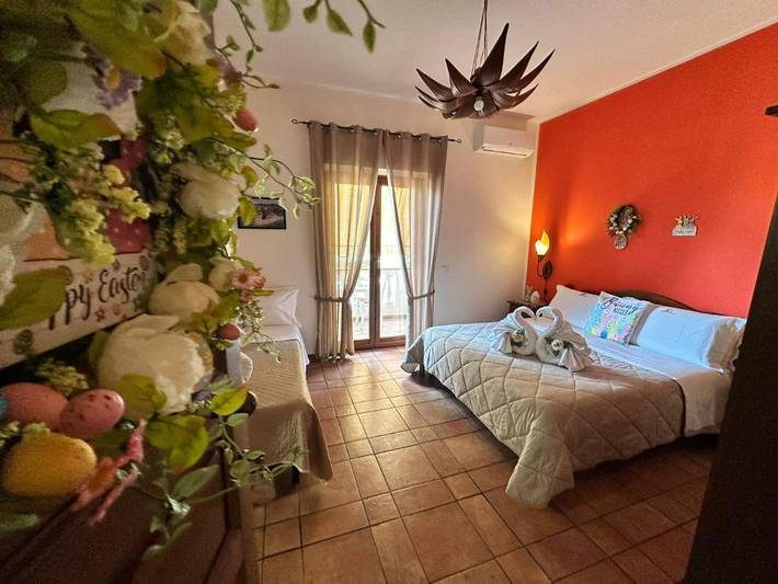 Location de vacances pour 3 personnes, avec jardin à Tropea - 2