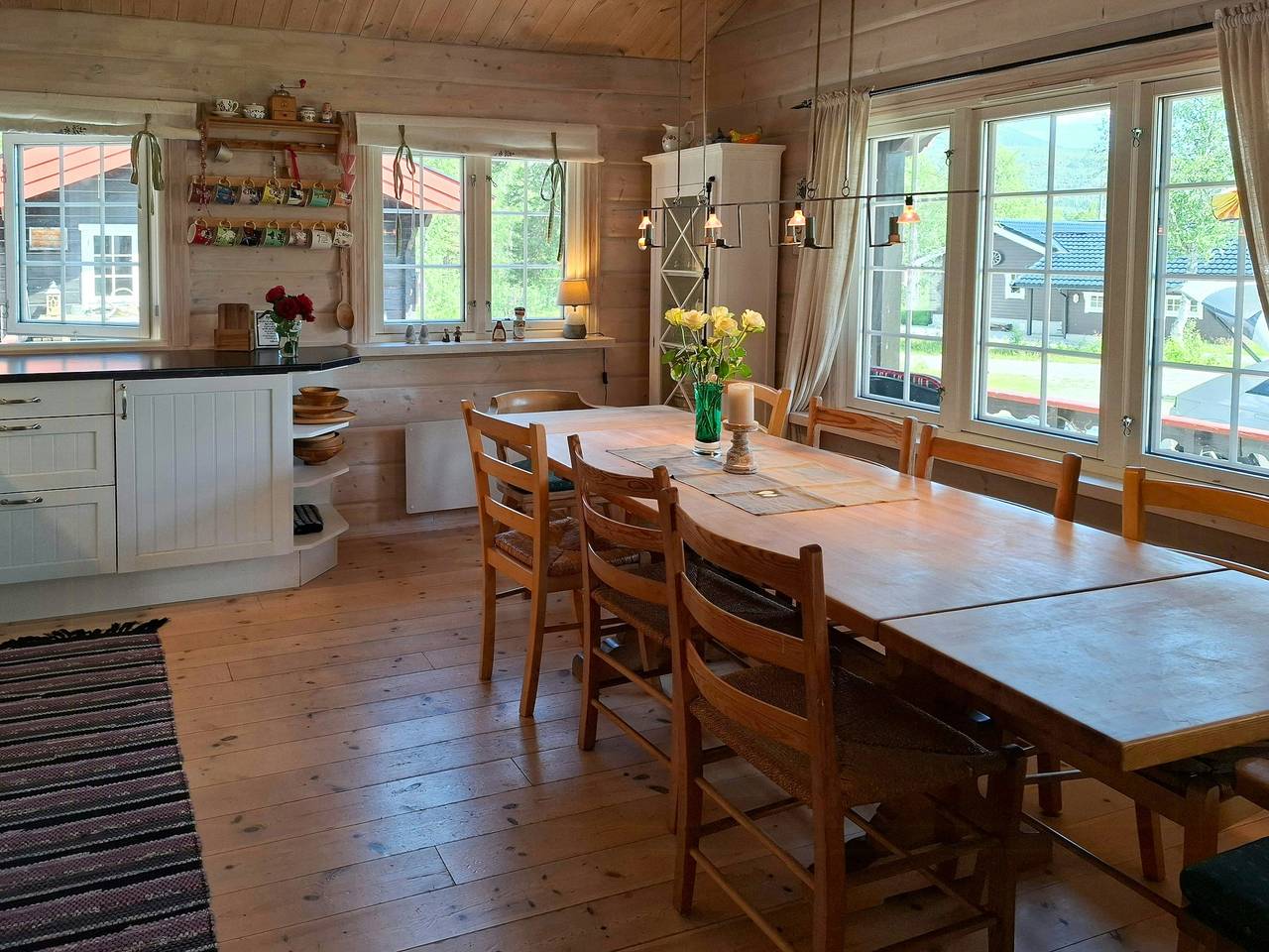 Familienhütten bei einem Wasserfall in Bjorli in Bjorli, Lesja