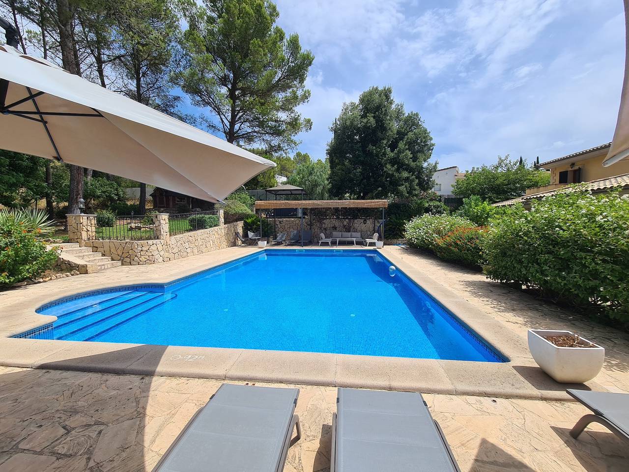 Villa 'Jacelia' con vistas a la montaña, Wi-Fi y aire acondicionado in Crestatx, Sa Pobla
