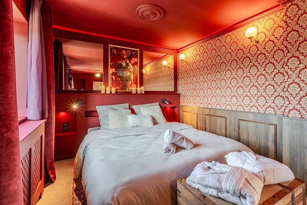 Entire apartment, Love Room La Courtisane – Spa on 40 m² Terrace – Love Room Alsace 67 in Niederbronn-les-Bains, Nordelsass