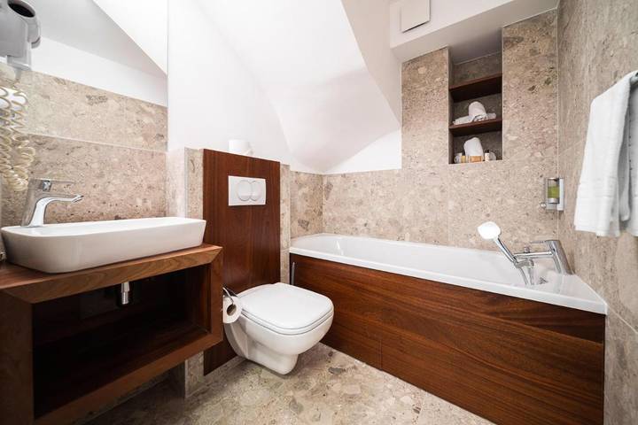 Gîte pour 2 personnes, avec jardin et piscine dans Plage de l'Hermitage - 3