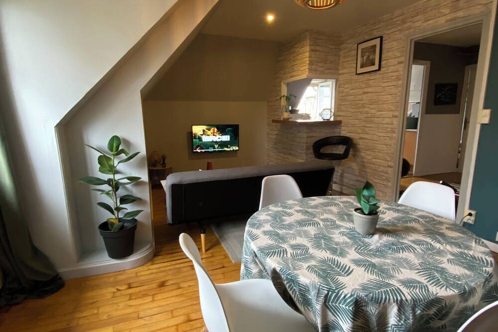 Apartamento entero, 2-bedroom apartment on the rooftops of Saint Michel, Saint-Brieuc in Saint-Brieuc, Côte de Goëlo