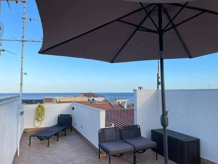 Appartamento per 5 persone, con panorama e balcone in Furci Siculo