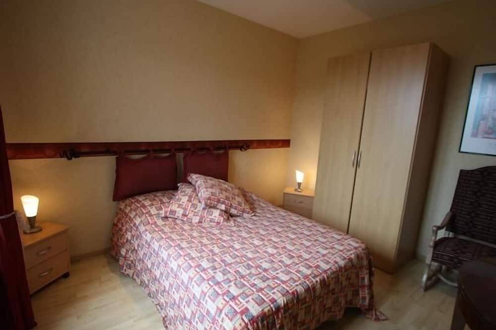 Apartamento acogedor para 2 en casa histórica con terraza y jardín, cerca de bosques y senderos in Saint-Dié-des-Vosges