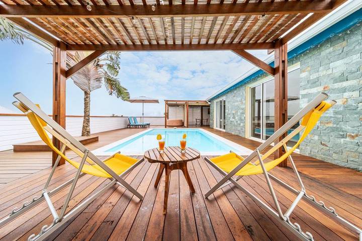 Bungalow pour 4 personnes, avec piscine ainsi que jacuzzi et jardin sur l' Île de la Réunion
