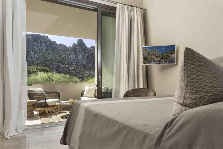 Hotel für 2 Personen, mit Pool und Ausblick sowie Garten in San Pantaleo - 3