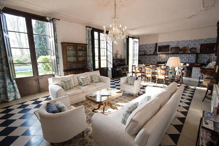 Chalet para 39 personas, con jardín, Se admiten mascotas en Bajo Penedés - 3