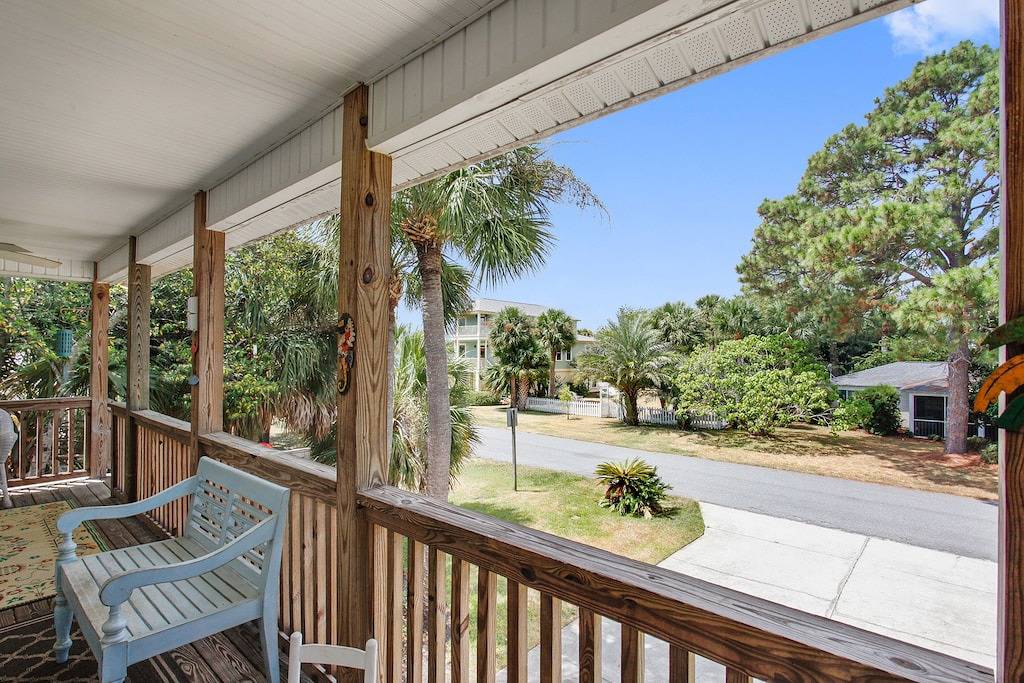 Ruhiges Haus auf der Südinsel mit Fahrrädern in Tybee Island, Chatham County