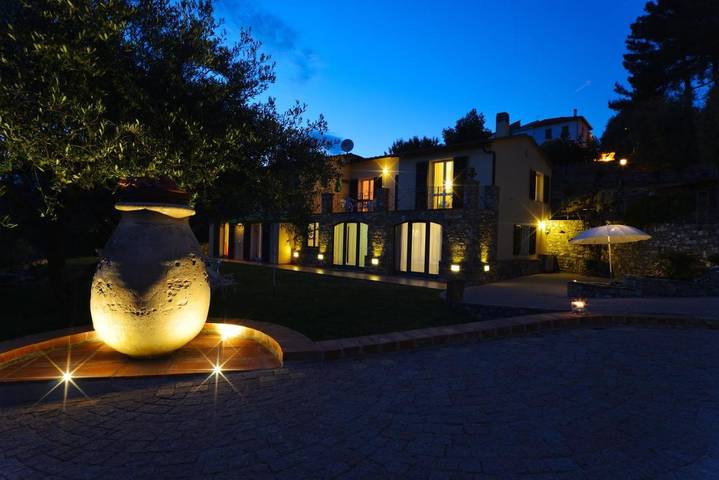 Chambre d’hôte pour 5 personnes, avec jardin et vue, adapté aux familles à Imperia - 2