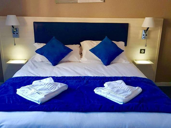 Hôtel pour 2 personnes, avec piscine et terrasse à Puget-Théniers - 2