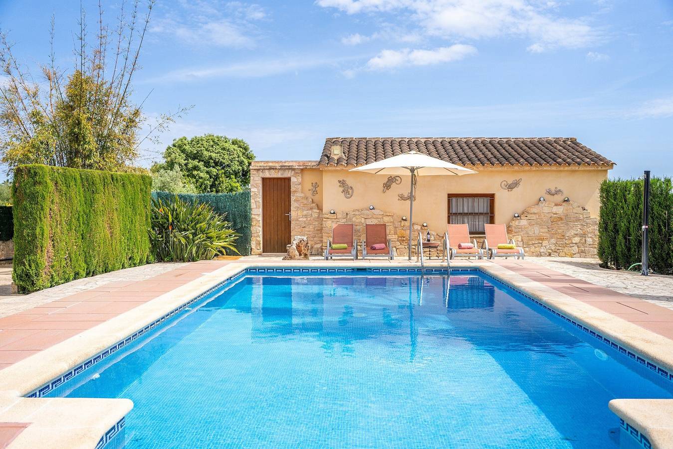 Charmante Villa "Finca Santa Eulalia Petit" mit Veranda und Pool in Santa Margalida, Mallorca Norden