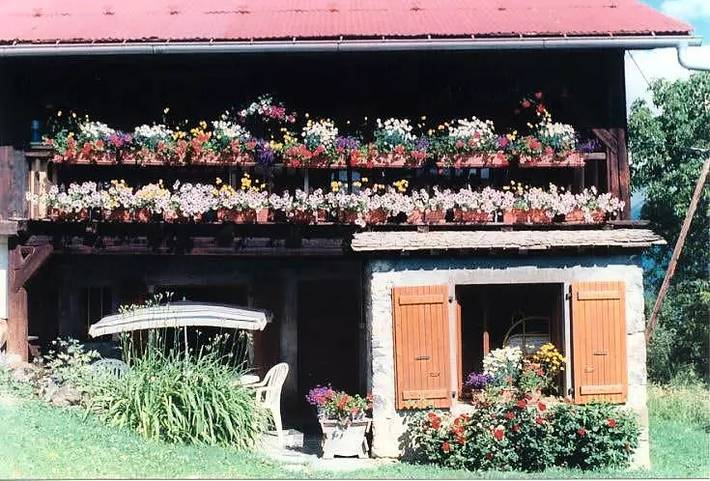 Gîte pour 8 personnes, avec jardin à Morillon - 2