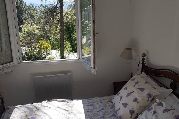 Appartement entier, Small, simple apartment in the heart of the Luberon countryside. in Bonnieux, Parc naturel régional du Luberon