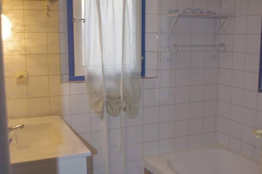 Cottage Charming Quiet, View Esterel, 4/5 Guests in Montauroux, Draguignan region