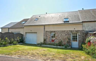 Gîte pour 4 personnes, avec terrasse et jardin à Créances