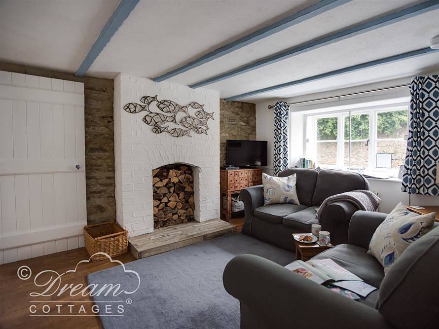 Lilac Cottage in Burton Bradstock, Dorset