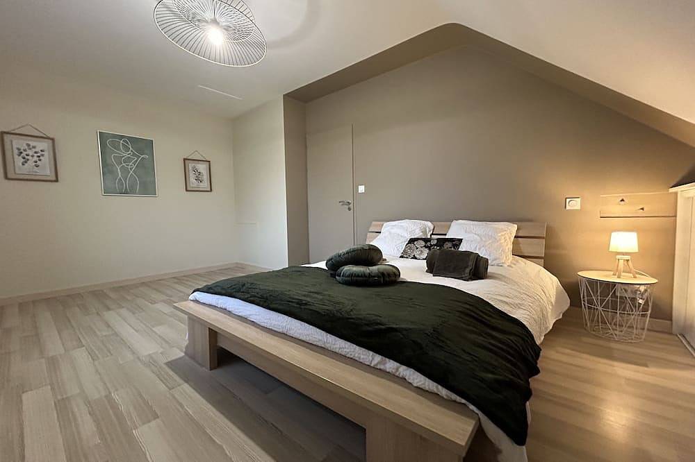 Maison Avec Piscine et Jacuzzi, à 10min du Centre Ville à Pieds. Parking Privé in Châteaubriant, Châteaubriant y alrededores