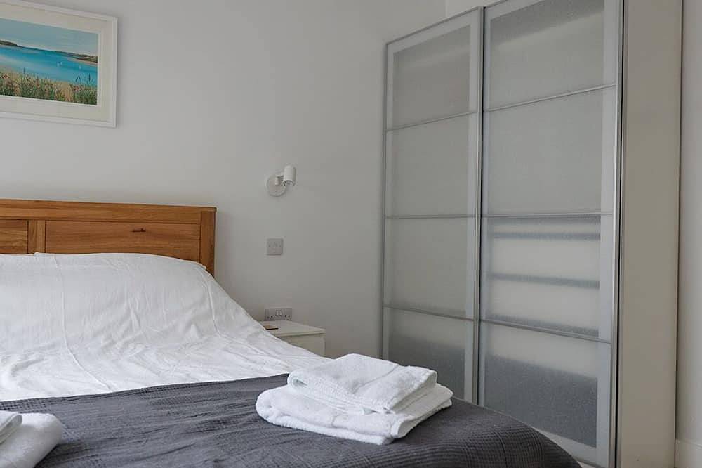 Entire apartment, Trevone, Padstow-Modern Apartment minutes from sandy beach and Sw coast path in Trevone, Cornwall