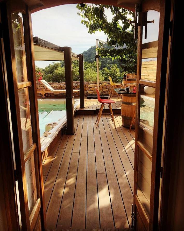 Maison d’hôte pour 2 personnes, avec piscine et jacuzzi ainsi que terrasse et sauna à Ville-di-Paraso