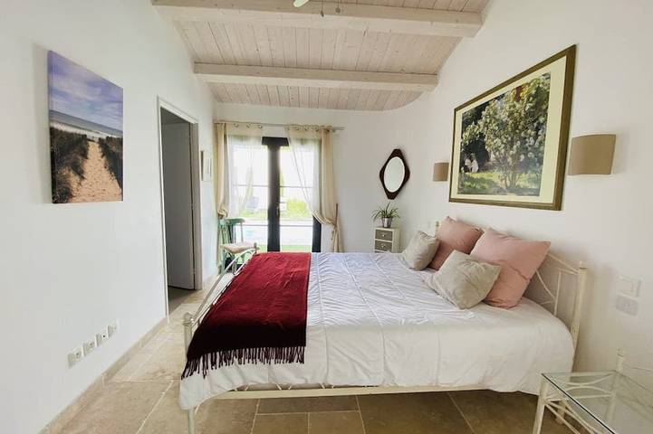 Location de vacances pour 8 personnes, avec terrasse et jardin dans Plage des Gollandieres (Le Bois-Plage-en-Re) - 3