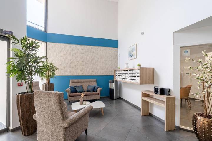 Location de vacances pour 2 personnes, avec terrasse à L'Isle-d'Abeau - 2