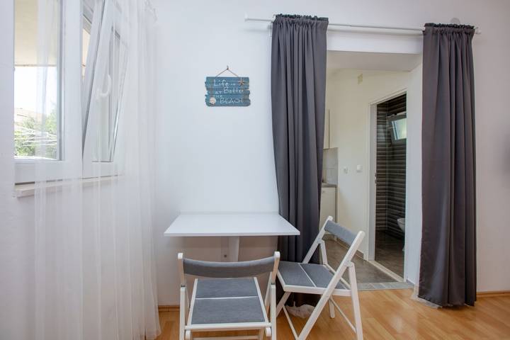 Apartamento entero, Apartamento-estudio con una terraza Rogoznica As-10268-a in Rogoznica, Condado de Šibenik-Knin