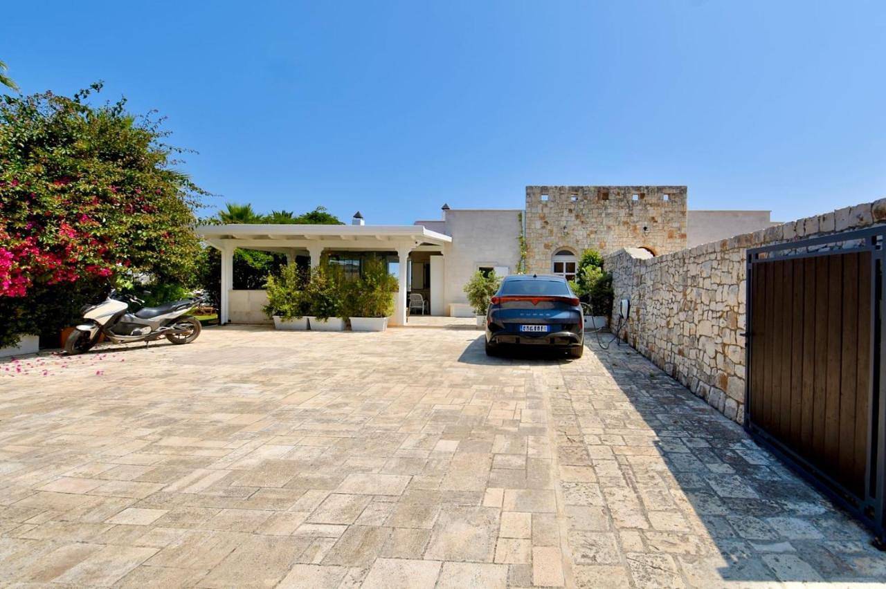 Villa with Sea View in Porto Contessa (San Vito), Polignano a Mare