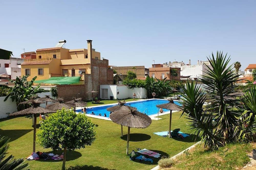 Apartamento entero, Apt altas calidades 3 dormitorios, 2 baños & patio / wifi. La Algaba in La Algaba, Provincia de Sevilla