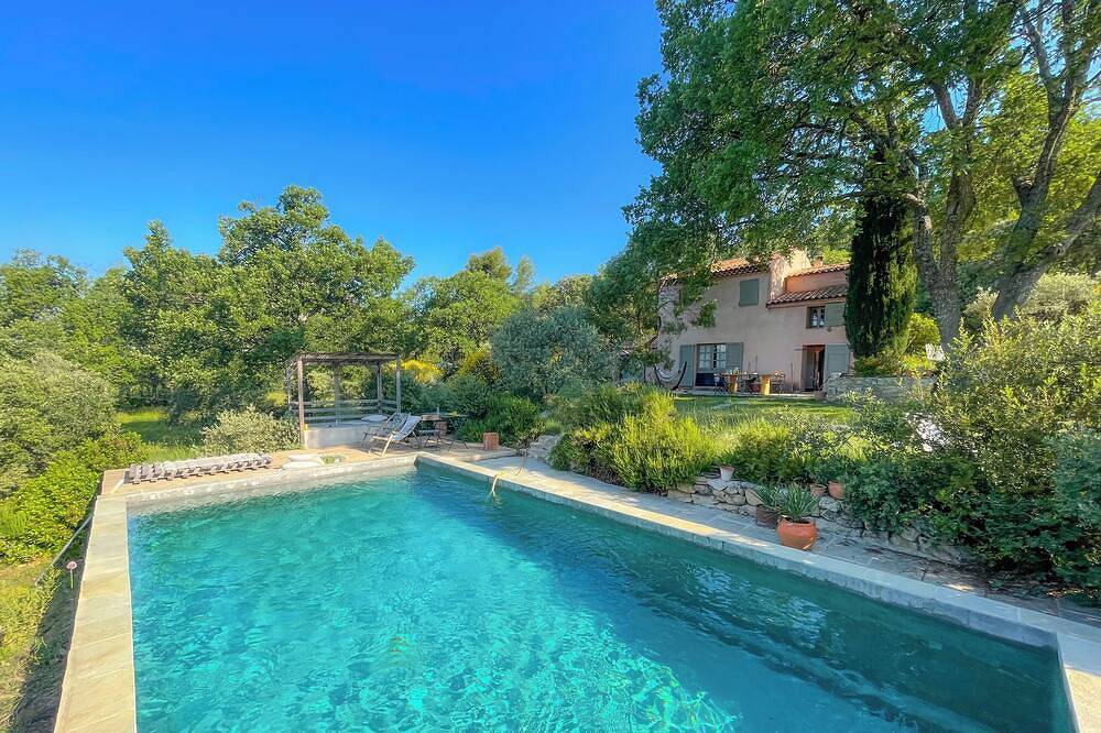Maison avec piscine au pied du Luberon in Cucuron, Parc naturel régional du Luberon