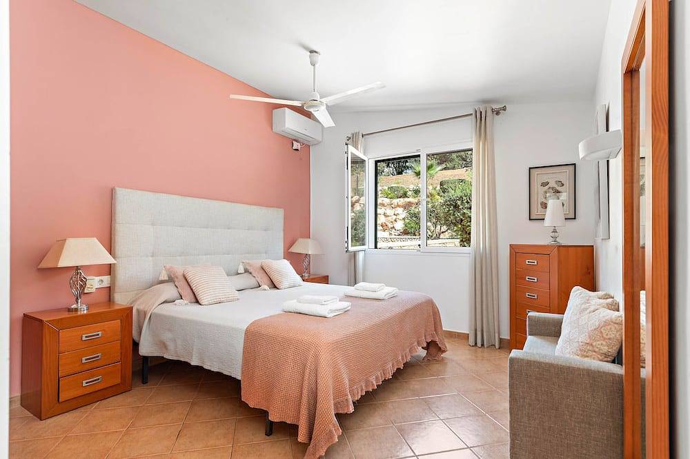 Villa Noelia by Escape Home in Santo Tomas, Es Migjorn Gran