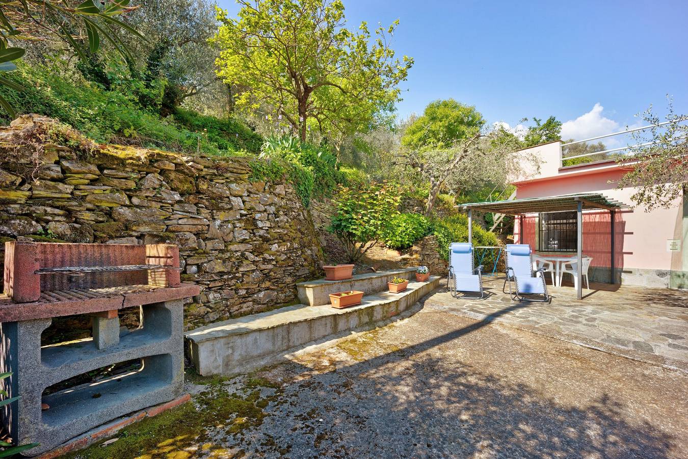 Ferienhaus "Casetta Antonella" mit Bergblick, Garten & Terrasse in Lecchiore, Dolcedo Gemeinde