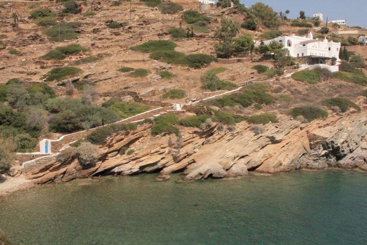 Holiday home for 10 people, with garden and balcony as well as ocean view in Ios