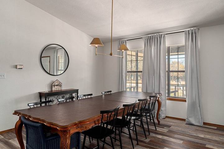 Vacation house for 16 people, with yard, with pets in Lake Texoma