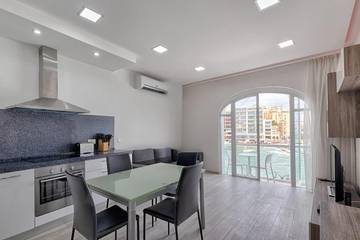 Holiday Apartment for 7 People in San Giljan, Malta Island, Photo 1