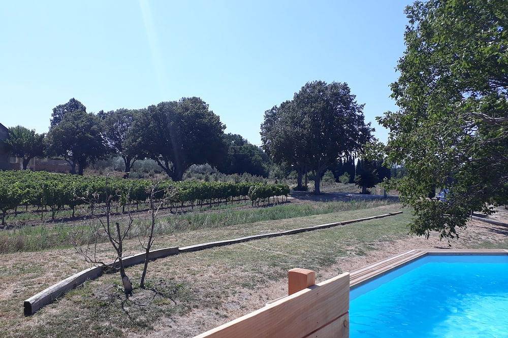 The Little House In the Vines with Pool in Chamaret, Nyons region